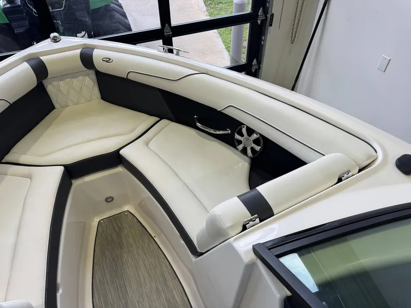 Slide: The Image of Regal 2100 RX Surf 2018 - 18