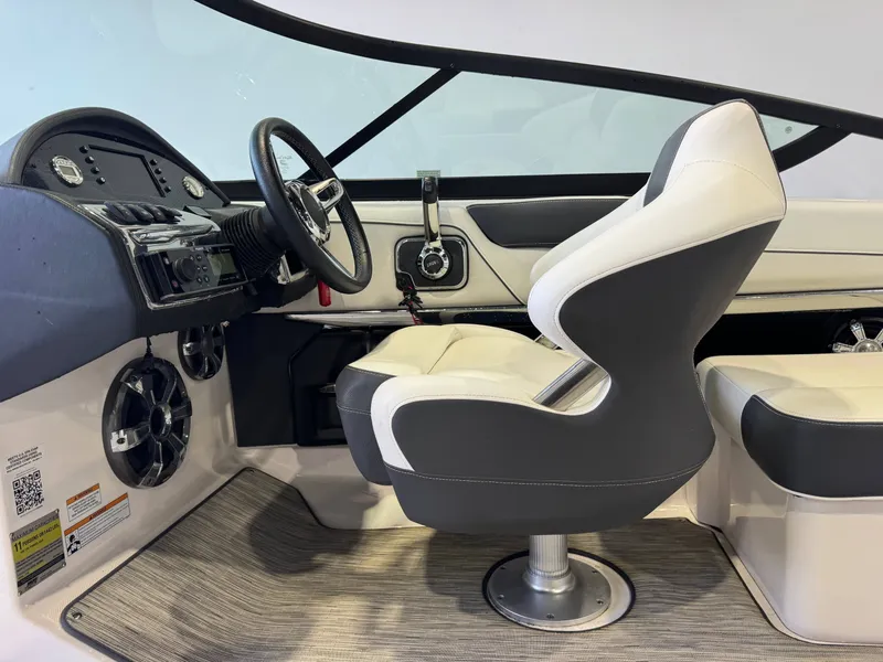 Slide: The Image of Regal 2100 RX Surf 2018 - 23