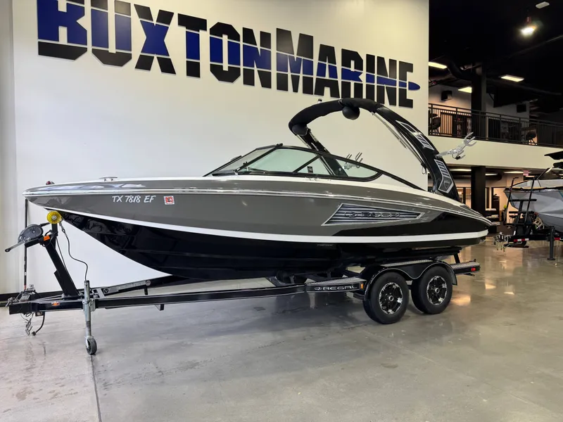 Slide: The Image of Regal 2100 RX Surf 2018 - 3