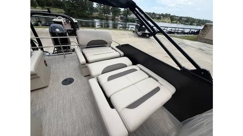 Slide: The Image of Bentley Pontoons Legacy Quad Swing Back 223 2026 - 13
