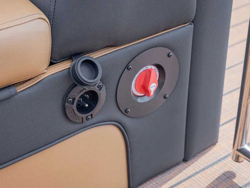 Slide: The Image of Bentley Pontoons Legacy 223 SPORT3 QSB 2026 - 10