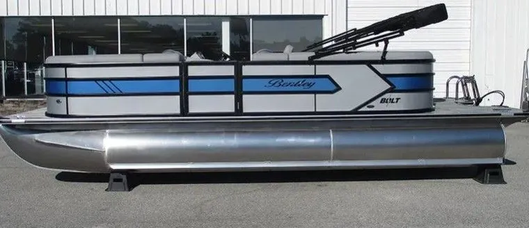 The Image of Bentley Pontoons Bolt 223 2026 - 0