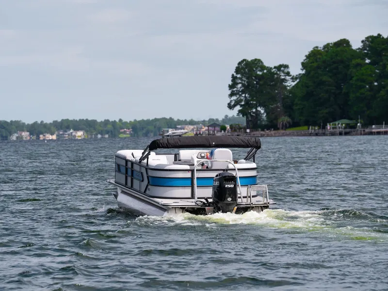 Slide: The Image of Bentley Pontoons Bolt 223 2026 - 15