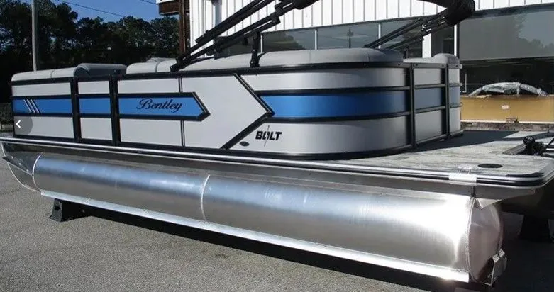 Slide: The Image of Bentley Pontoons Bolt 223 2026 - 4