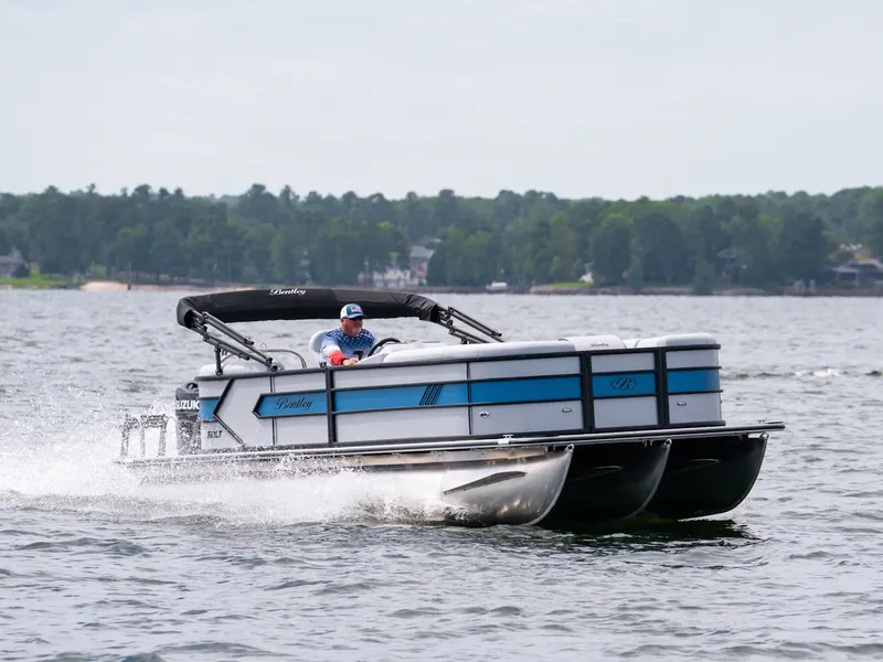 Slide: The Image of Bentley Pontoons Bolt 223 2026 - 5