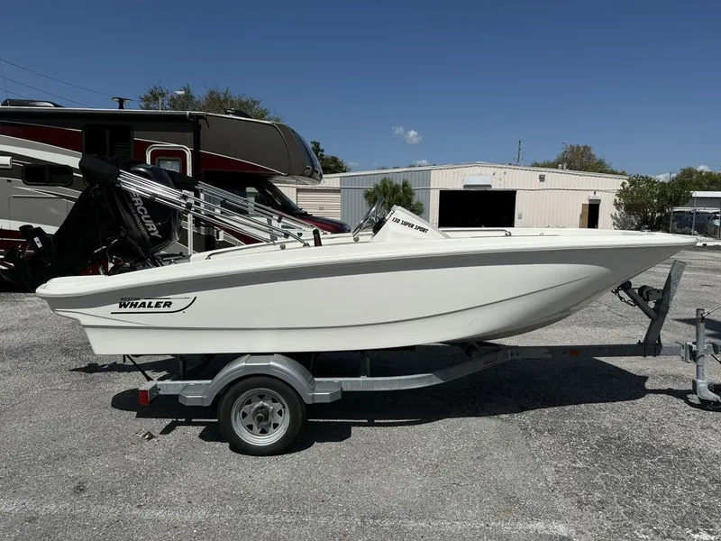 The Image of Boston Whaler 130 Super Sport 2019 - 1