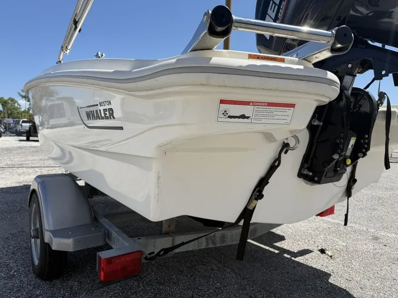 Slide: The Image of Boston Whaler 130 Super Sport 2019 - 10