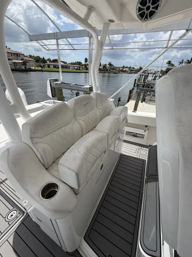 Slide: The Image of BlackWater 43 Sportfish 2018 - 15