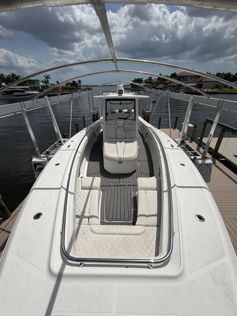 Slide: The Image of BlackWater 43 Sportfish 2018 - 28