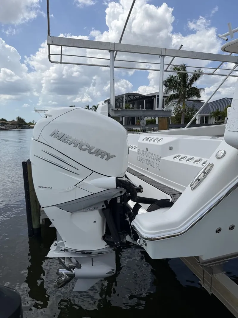 Slide: The Image of BlackWater 43 Sportfish 2018 - 44