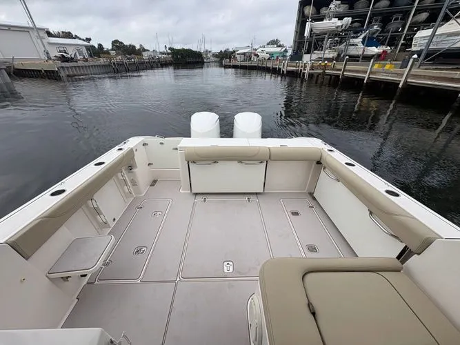 Slide: The Image of 2018 Pursuit 325 Dc - Image 13 - 13