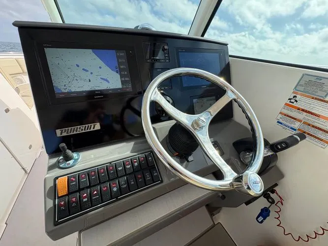 Slide: The Image of 2018 Pursuit 325 Dc - Image 17 - 17