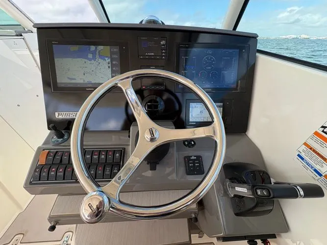 Slide: The Image of 2018 Pursuit 325 Dc - Image 20 - 20