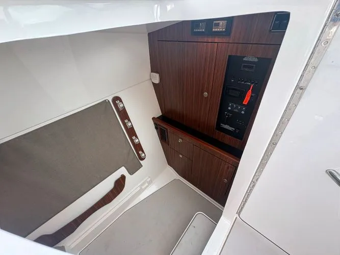 Slide: The Image of 2018 Pursuit 325 Dc - Image 21 - 21