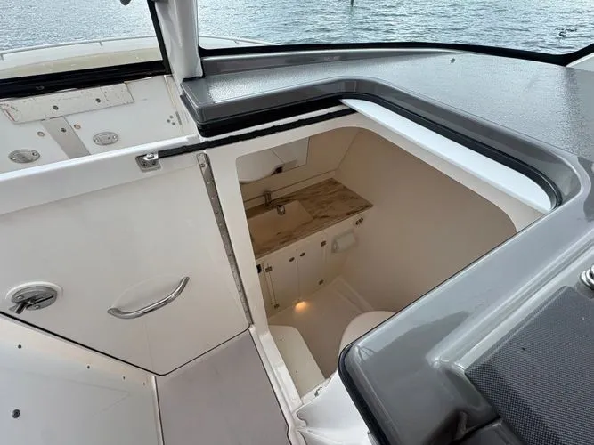 Slide: The Image of 2018 Pursuit 325 Dc - Image 23 - 23