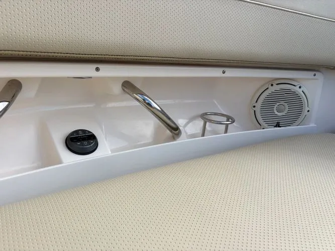 Slide: The Image of 2018 Pursuit 325 Dc - Image 29 - 29