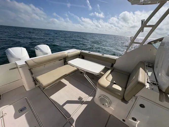 Slide: The Image of 2018 Pursuit 325 Dc - Image 6 - 6