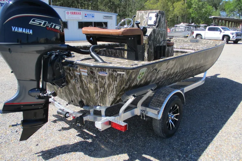 Slide: The Image of 2026 Avid 18 Rogue CC boat with Yamaha outboard motor on trailer. - 7