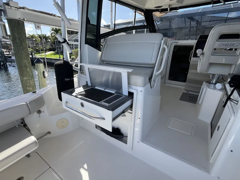 Slide: The Image of Boston Whaler 325 Conquest 2023 - 13