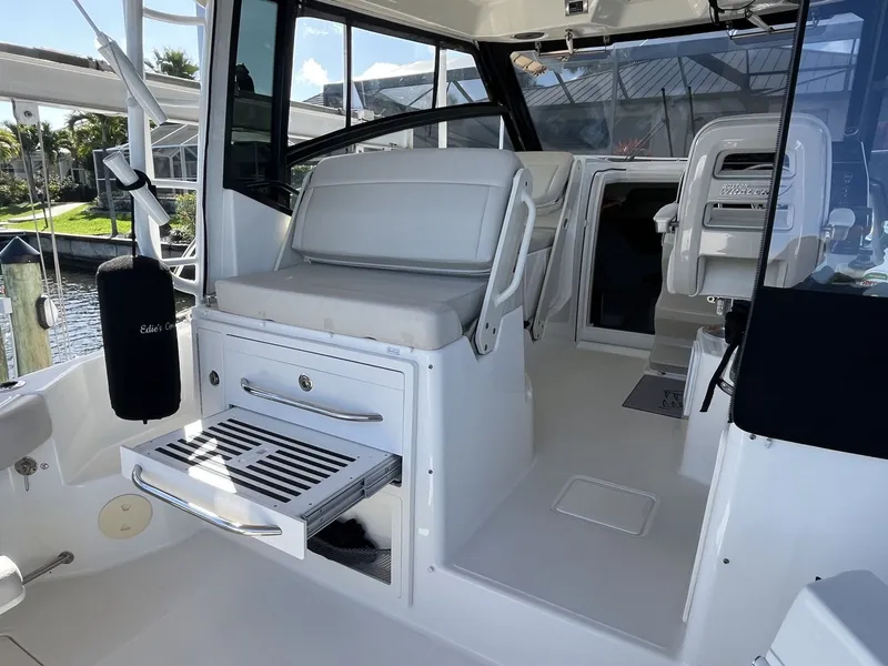 Slide: The Image of Boston Whaler 325 Conquest 2023 - 14