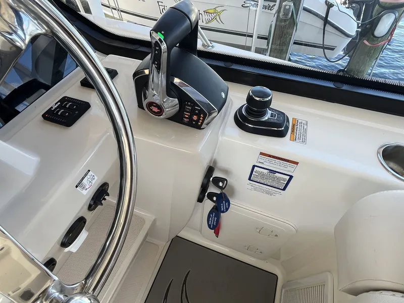Slide: The Image of Boston Whaler 325 Conquest 2023 - 18