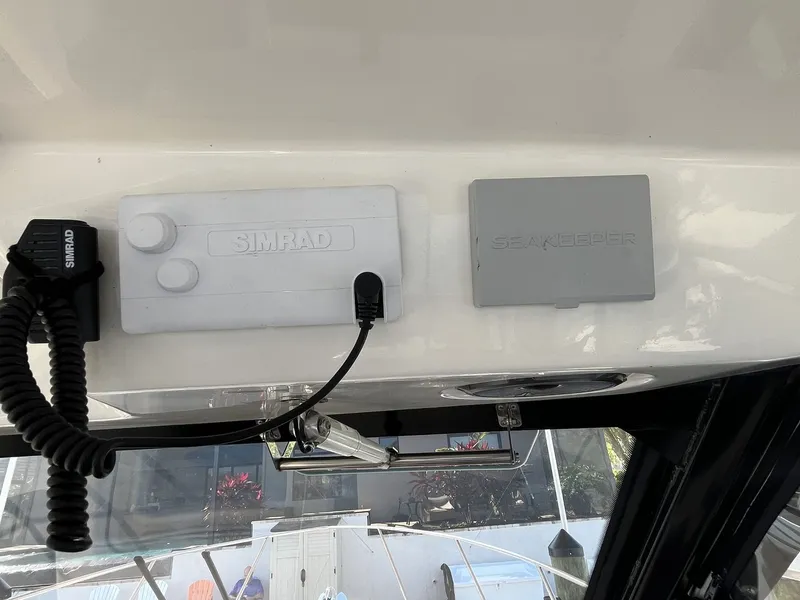 Slide: The Image of Boston Whaler 325 Conquest 2023 - 23