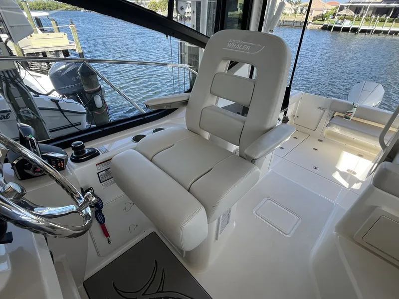 Slide: The Image of Boston Whaler 325 Conquest 2023 - 25