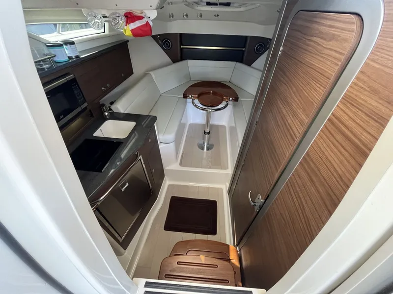 Slide: The Image of Boston Whaler 325 Conquest 2023 - 30