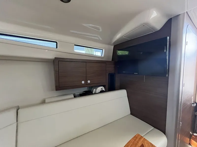 Slide: The Image of Boston Whaler 325 Conquest 2023 - 34