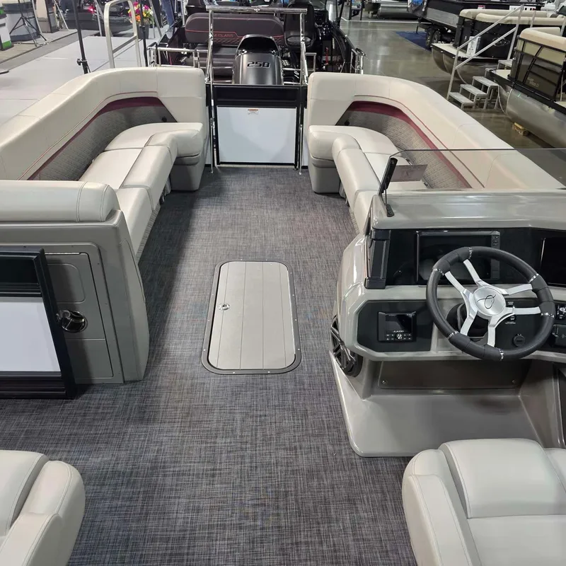 Slide: The Image of Whisper Pontoons L-CLASS RLS 2026 - 4