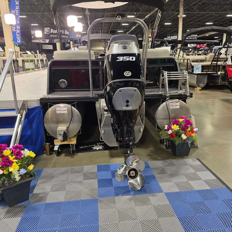 Slide: The Image of Whisper Pontoons L-CLASS RLS 2026 - 7