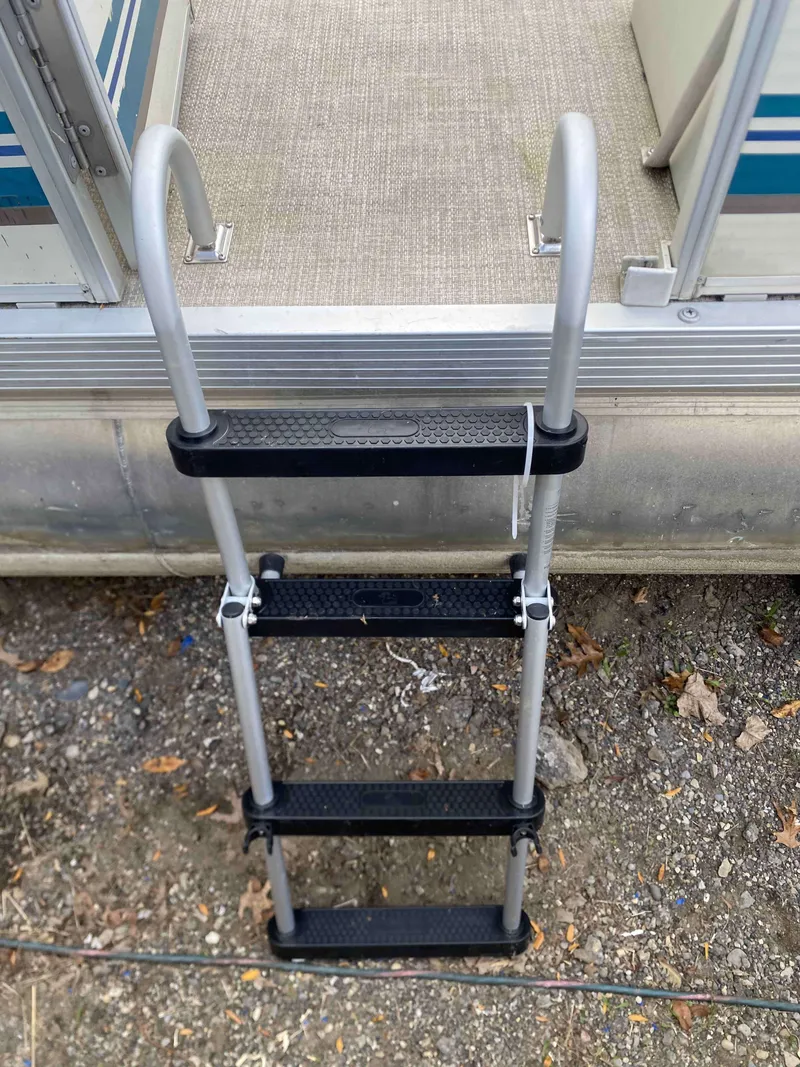 Slide: The Image of Sea Hunt Refurbed 2023 - 8