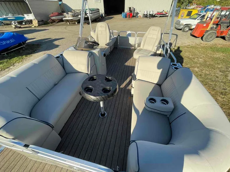 The Image of Whisper Pontoons LS 818 RLS 2020 - 1