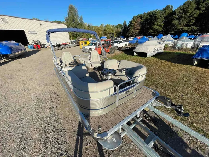 Slide: The Image of Whisper Pontoons LS 818 RLS 2020 - 17
