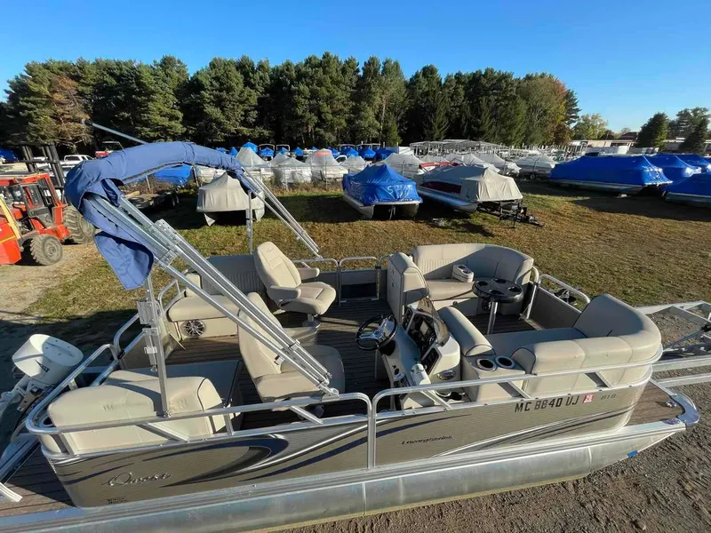 Slide: The Image of Whisper Pontoons LS 818 RLS 2020 - 18