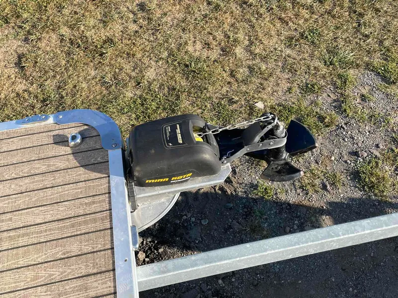 Slide: The Image of Whisper Pontoons LS 818 RLS 2020 - 3