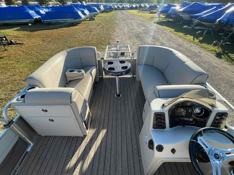 Slide: The Image of Whisper Pontoons LS 818 RLS 2020 - 5