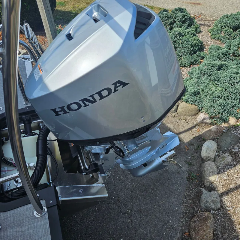 Slide: The Image of Whisper Pontoons RLS 2025 - 7