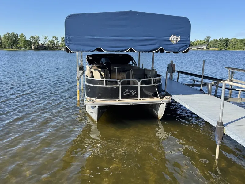 Slide: The Image of Berkshire 221FC 2011 - 11