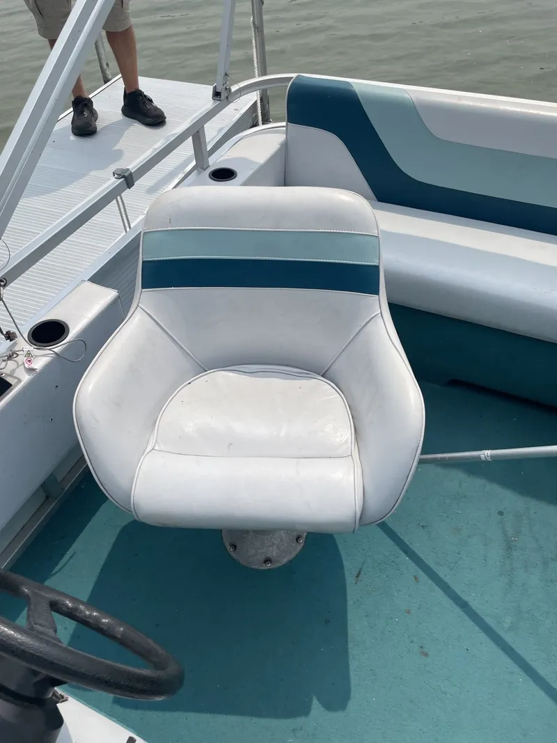 Slide: The Image of Sylvan Pontoon 1994 - 5