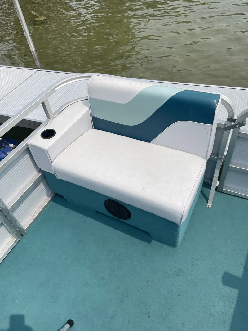 Slide: The Image of Sylvan Pontoon 1994 - 6