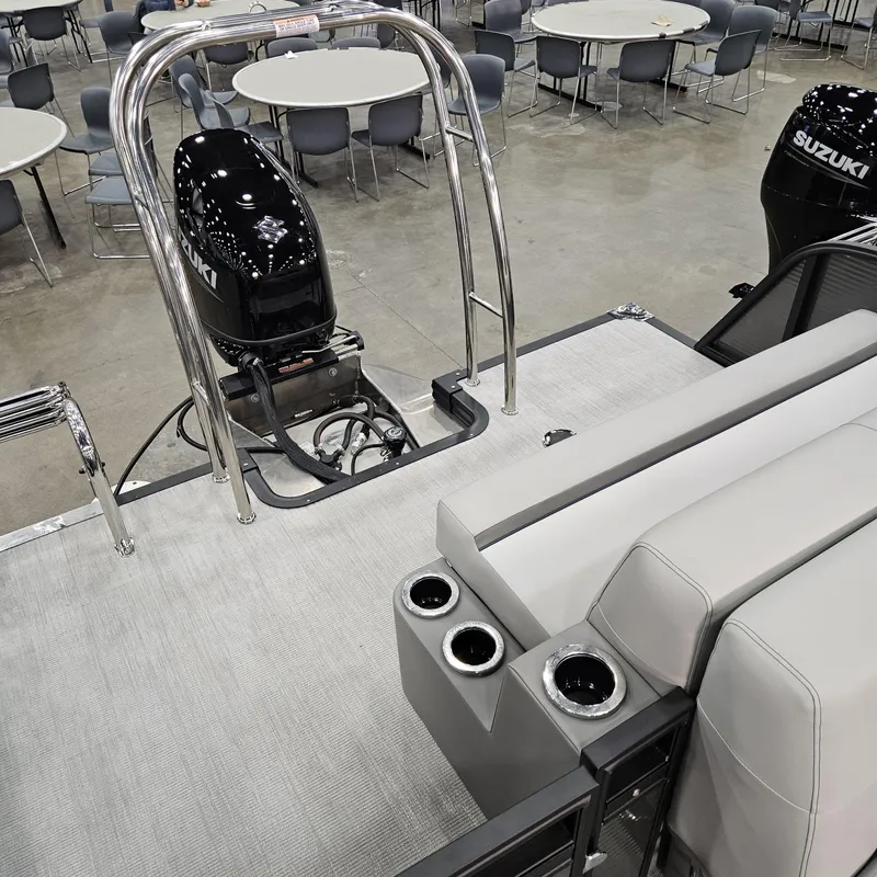 Slide: The Image of Whisper Pontoons RLS 2025 - 9