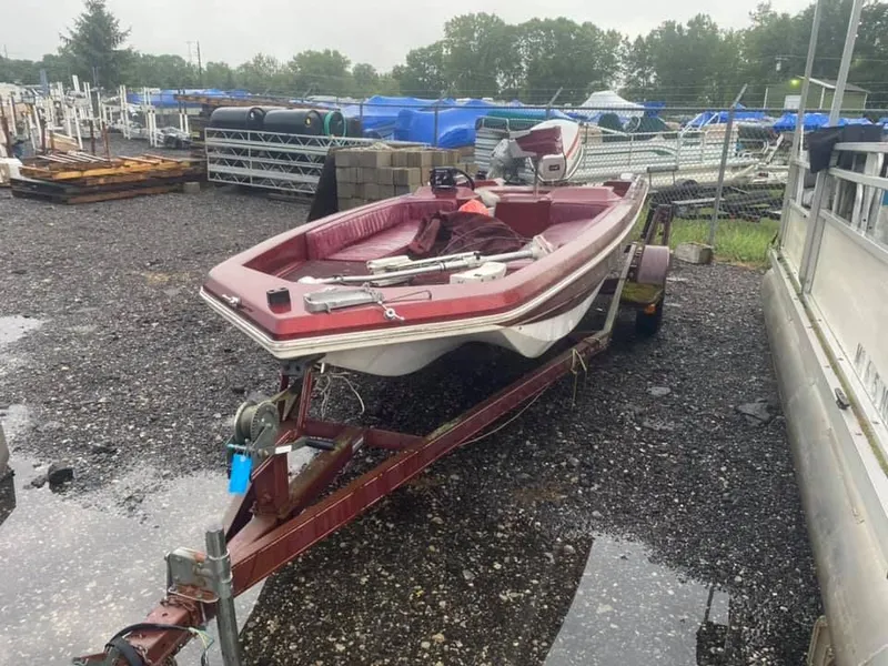 Slide: The Image of Ranger 1750 Fish and Play 1977 - 5