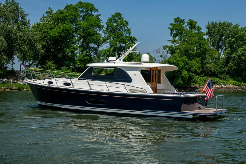 Slide: The Image of Grand Banks 44 Eastbay SX 2017 - 51