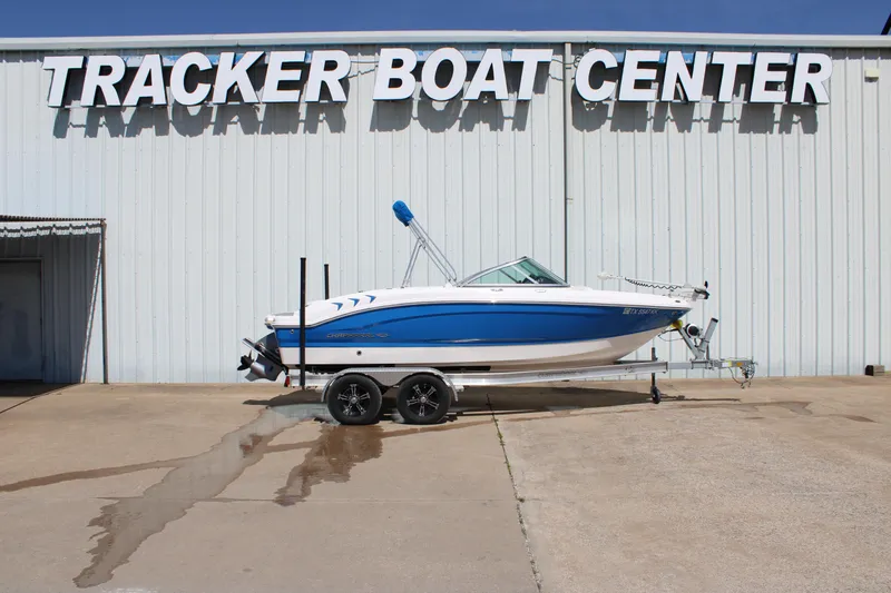 Slide: The Image of 2021 Chaparral 19 SSi Ski & Fish boat at Tracker Boat Center. - 26