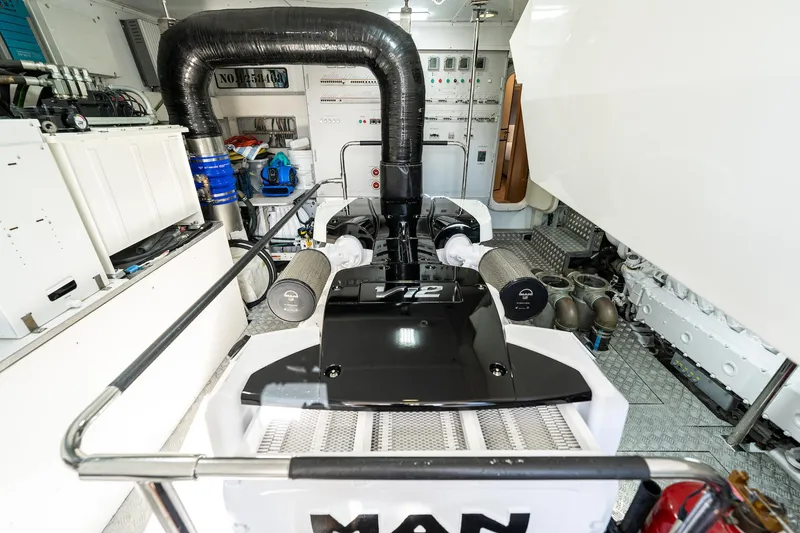 Slide: The Image of New MAN 1900 - 79