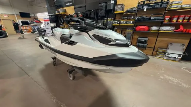 Slide: The Image of Sea-Doo RXP-X 2026 - 6