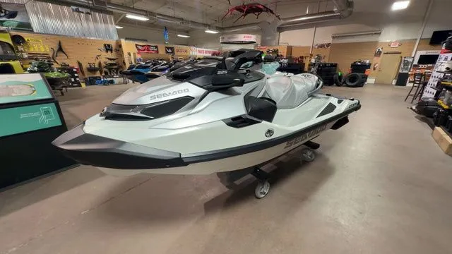 Slide: The Image of Sea-Doo RXP-X 2026 - 8