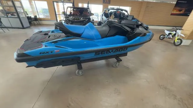 Slide: The Image of Sea-Doo RXT-X 2026 - 11