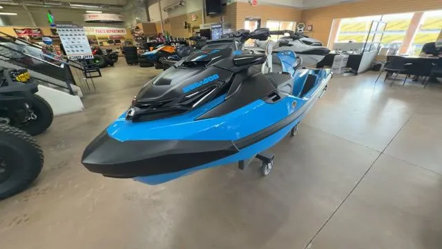 Slide: The Image of Sea-Doo RXT-X 2026 - 14